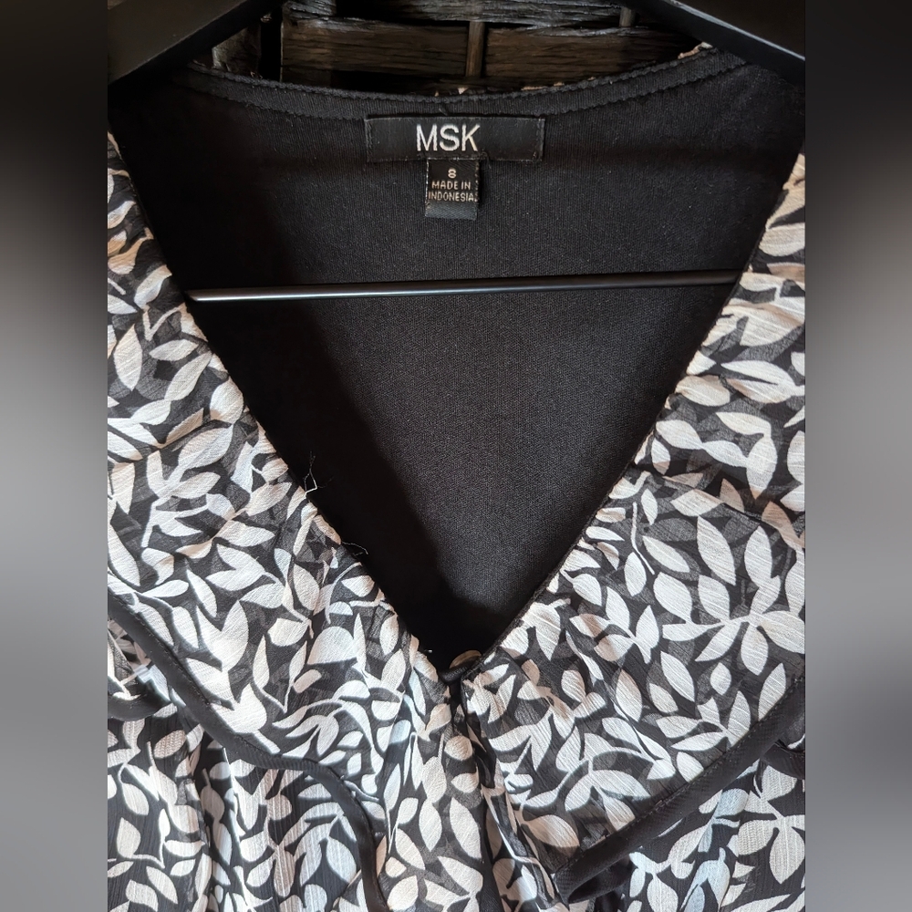 MSK Feminine Print Dress Ruffles Size 8 Pretty Flowing Excel Used Cond - Picture 3 of 3